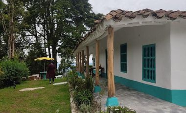 casa campestre en arriendo en vrd santa elena parte alta. Cod A214587