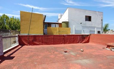 Casa PH en venta en Lanus Este