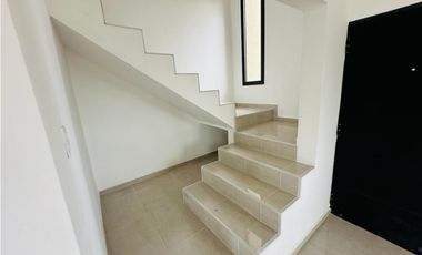 SE VENDE CASA A ESTRENAR ZONA PEKOS