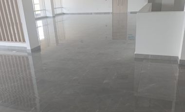 consultorio en arriendo en sabanilla. Cod A106691