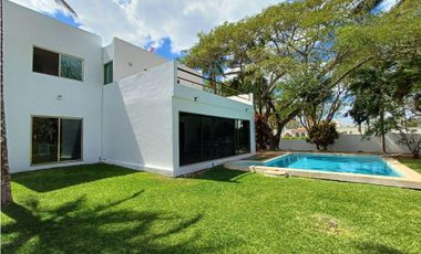 Casa en Renta en condominio dentro del Club de Golf la Ceiba, colinda con el Campo de Golf