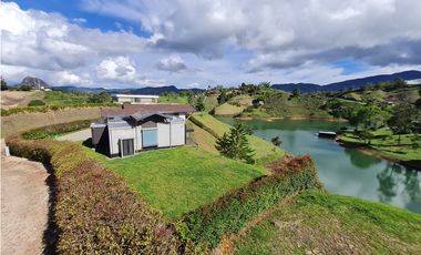 Casa Moderna en venta en Guatape el Peñol