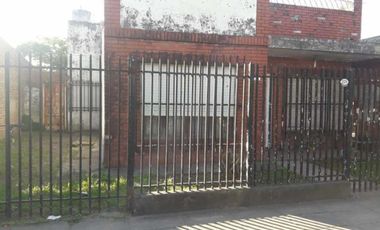 CASA DE 3 AMBIENTES EN VENTA - RAFAEL CASTILLO
