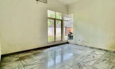 DIJUAL RUMAH LUAS dgn S.POOL at Jl KEMANG DALAM, JAKSEL