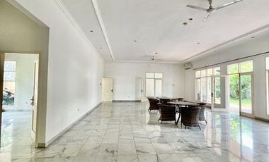 DIJUAL RUMAH LUAS dgn S.POOL at Jl KEMANG DALAM, JAKSEL