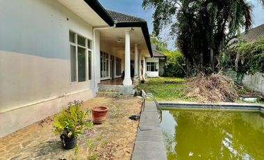 DIJUAL RUMAH LUAS dgn S.POOL at Jl KEMANG DALAM, JAKSEL