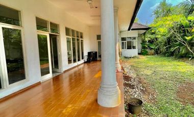 DIJUAL RUMAH LUAS dgn S.POOL at Jl KEMANG DALAM, JAKSEL