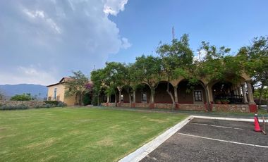 Terreno en Venta 2,336m2, Santa Sofía Country Club