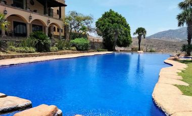 Terreno en Venta 2,336m2, Santa Sofía Country Club