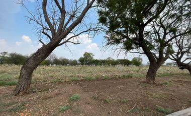 Terreno en Venta 2,336m2, Santa Sofía Country Club