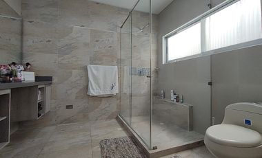 casa en venta en las lomas. Cod V31076