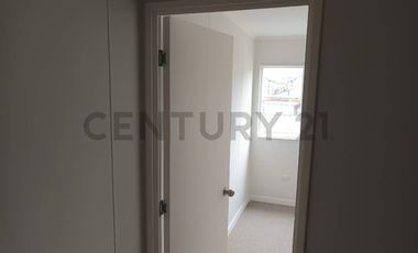 ARRIENDO CASA NUEVA  3D 1B VILLARRICA