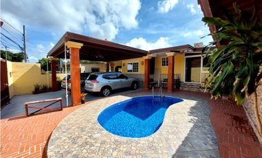 CASA CON GYM EN CHAME