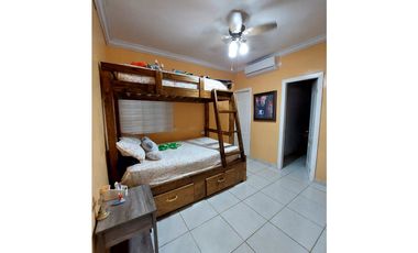 CASA CON GYM EN CHAME