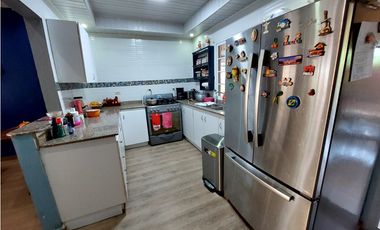 CASA CON GYM EN CHAME