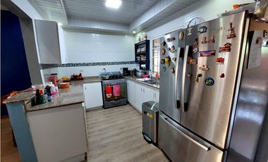 CASA CON GYM EN CHAME