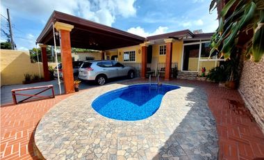 CASA CON GYM EN CHAME