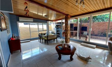 CASA CON GYM EN CHAME