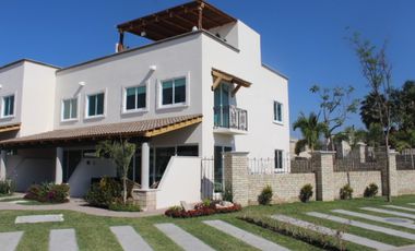 Casa 3 recácamaras, con  alberca en condominio, Xochitepec, Mor.
