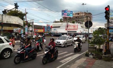 Ruko Strategis di Pusat Bisnis Jalan Diponegoro