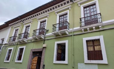 Amplia Casa a la Venta, sector Centro Historico.