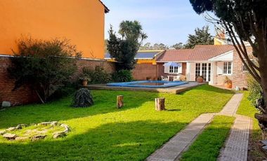 Chalet Sobre 2 Lotes, C/piscina en Sta. Clara del Mar Vende o Permuta