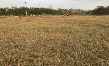VENTA DE LOTE ESQUINERO EN LA ENTRADA DE LOS PERICOS