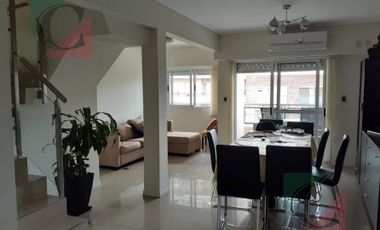 Departamento 5 ambientes con balcon  - Lanús centro