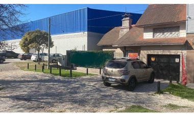 Chalet sobre lote de 328,50m2 en Avenida Champagnat