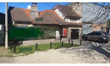 Chalet sobre lote de 328,50m2 en Avenida Champagnat