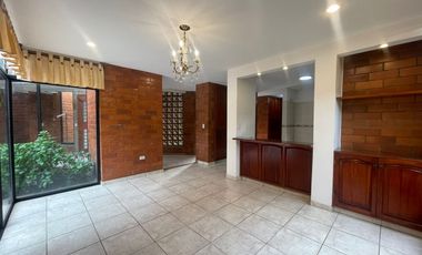 casa en arriendo en ciudad jardín. Cod A9190387