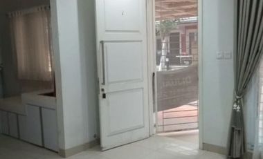 Dijual Cepat Rumah Hoek Siap Huni Omaha Village Gading Serpong 3 Lantai Murah