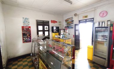 casa-local en venta en la playa. Cod V30831