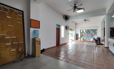 local en venta en la playa. Cod V28218