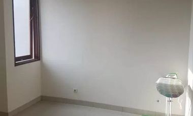 DISEWAKAN RUMAH MINIMALIS SIAP HUNI @ SETRADUTA RESIDENCE