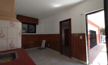 EXCELENTE PH INTERNO EN PLANTA BAJA CON 2 HABITACIONES, COCINA COMEDOR Y BAÑO CON DUCHA. OPCIONAL ESPACIO GUARDA COCHE DISPONIBLE.