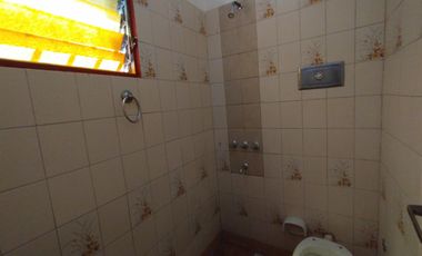 EXCELENTE PH INTERNO EN PLANTA BAJA CON 2 HABITACIONES, COCINA COMEDOR Y BAÑO CON DUCHA. OPCIONAL ESPACIO GUARDA COCHE DISPONIBLE.