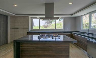 EN VENTA HERMOSA RESIDENCIA  EN BOSQUE ESMERALDA