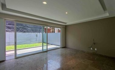 EN VENTA HERMOSA RESIDENCIA  EN BOSQUE ESMERALDA