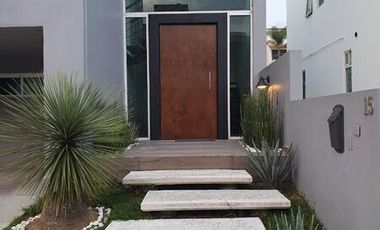 EN VENTA HERMOSA RESIDENCIA  EN BOSQUE ESMERALDA
