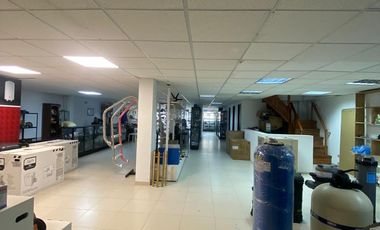 edificio en arriendo en el lago. Cod A70061