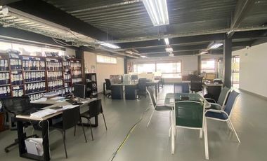 edificio en arriendo en el lago. Cod A70061