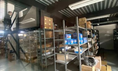 edificio en arriendo en el lago. Cod A70061