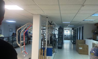 edificio en arriendo en el lago. Cod A70061