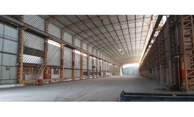 VA PERIMETRAL alquilo bodega de 10.000m2