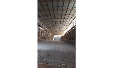 VA PERIMETRAL alquilo bodega de 10.000m2