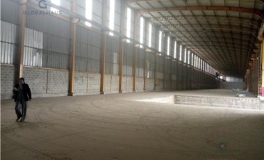 VA PERIMETRAL alquilo bodega de 10.000m2