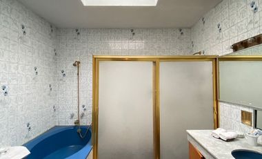 HERMOSA CASA O TERRENO EN LA COLONIA ROMA SUR CON CUATRO RECÁMARAS