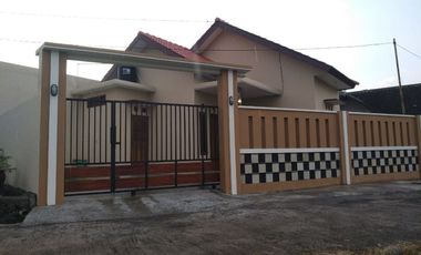 Tanah dijual di Jawa Tengah, Surakarta - Berperabot lengkap