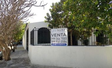 Venta de casa de una planta en esquina en García Ginerés con amplios espacios